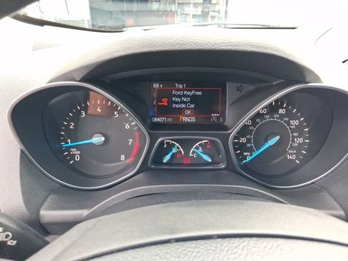 Used 2019 Ford Escape Titanium AWD/4WD image 17