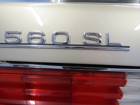 Used 1988 Mercedes-Benz 560 SL image 91