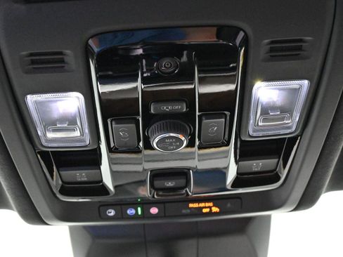 Used 2025 Cadillac Escalade ESV Sport Platinum image 33