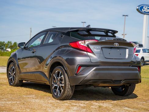 Used 2018 Toyota C-HR XLE FWD image 6