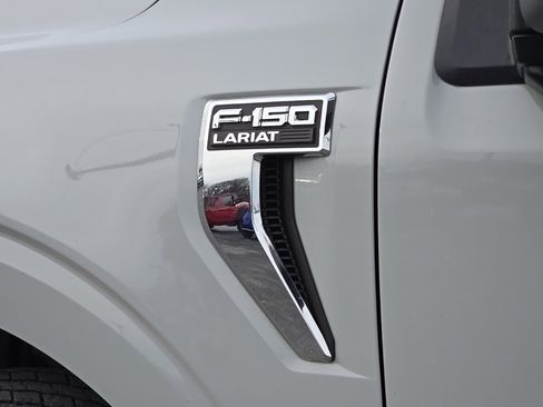 Used 2023 Ford F150 Lariat w/ Max Trailer Tow Package image 11