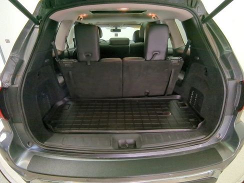 Used 2019 Nissan Pathfinder Platinum AWD/4WD image 29