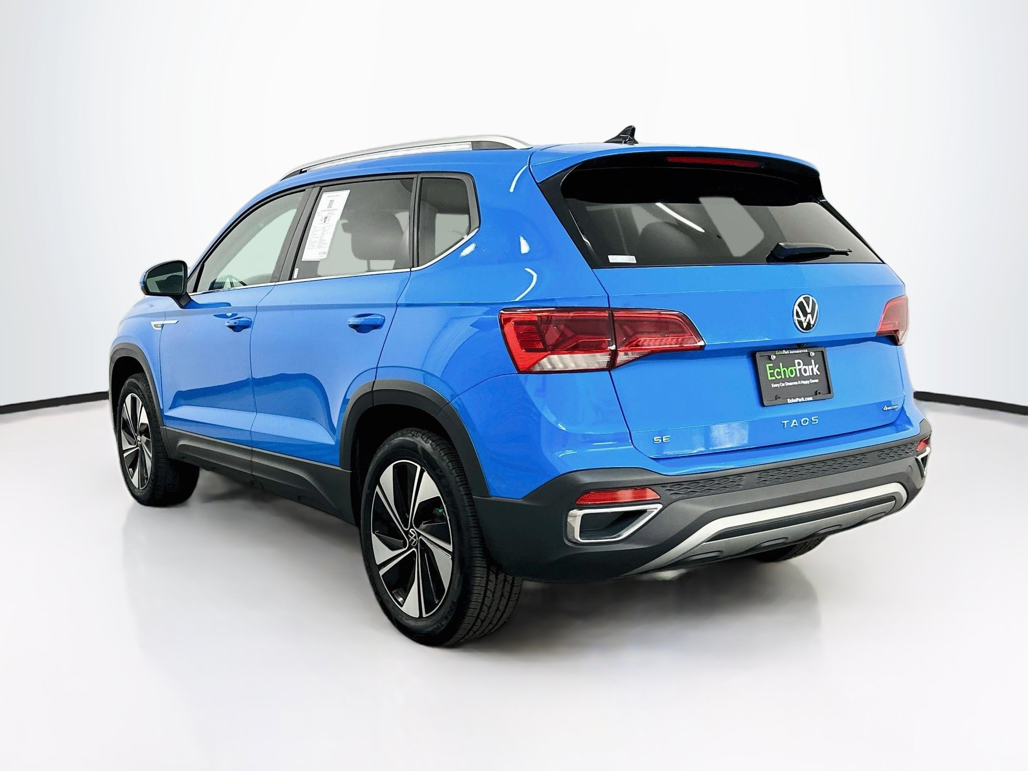 Used 2024 Volkswagen Taos SE AWD/4WD image 5