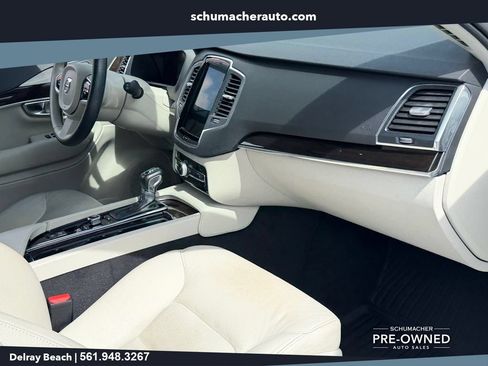 Used 2019 Volvo XC90 T6 Momentum AWD/4WD image 17