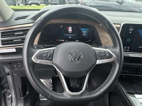Used 2024 Volkswagen Atlas SE FWD image 22