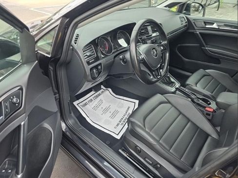 Used 2018 Volkswagen Golf SEL FWD image 3