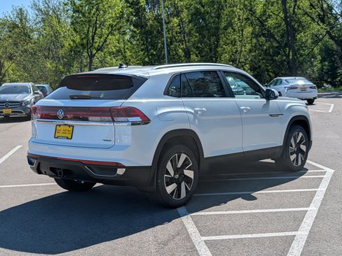 New 2026 Volkswagen Atlas Cross Sport SE AWD/4WD image 2