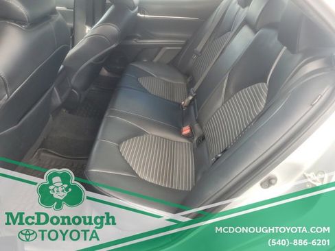 Used 2020 Toyota Camry SE image 15