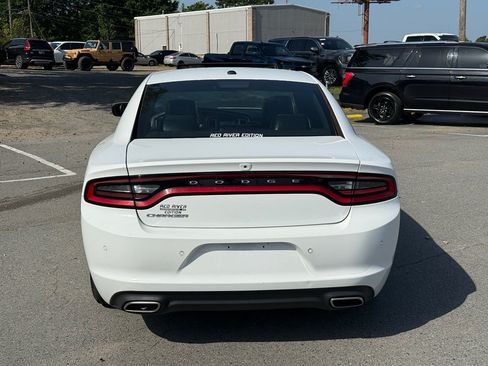 Used 2019 Dodge Charger SXT w/ Leather Interior Group RWD image 6