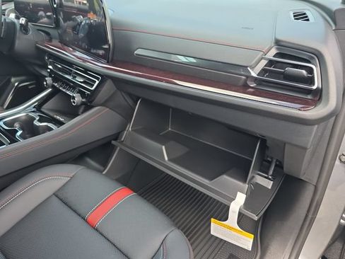 New 2026 Chevrolet Traverse RS AWD/4WD image 16