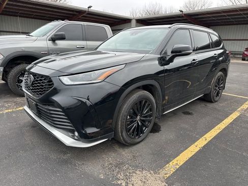 Used 2024 Toyota Highlander XSE image 17