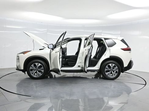 Used 2023 Nissan Rogue SV image 49