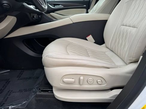 Used 2022 Buick Enclave Avenir AWD/4WD image 5