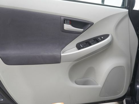 Used 2010 Toyota Prius Two image 17