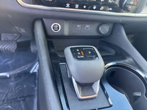 Used 2023 Nissan Rogue SV image 34