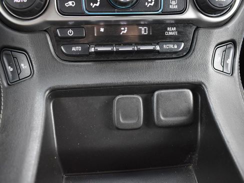 Used 2020 Chevrolet Suburban LT image 19