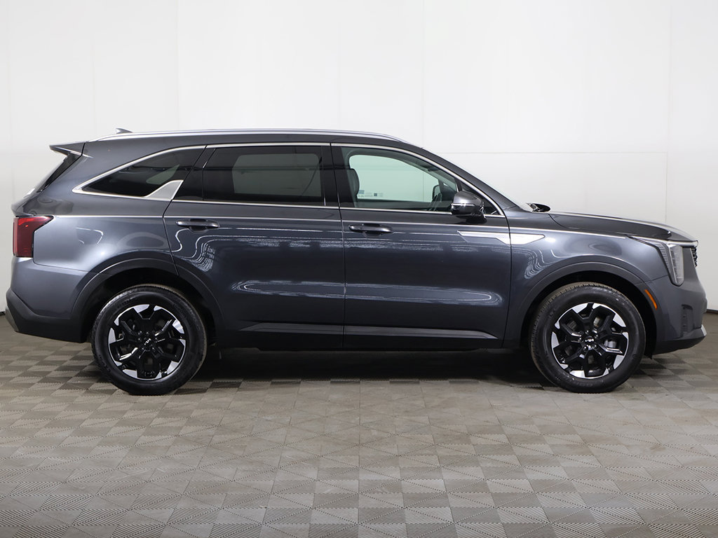 Used 2024 Kia Sorento S AWD/4WD image 19