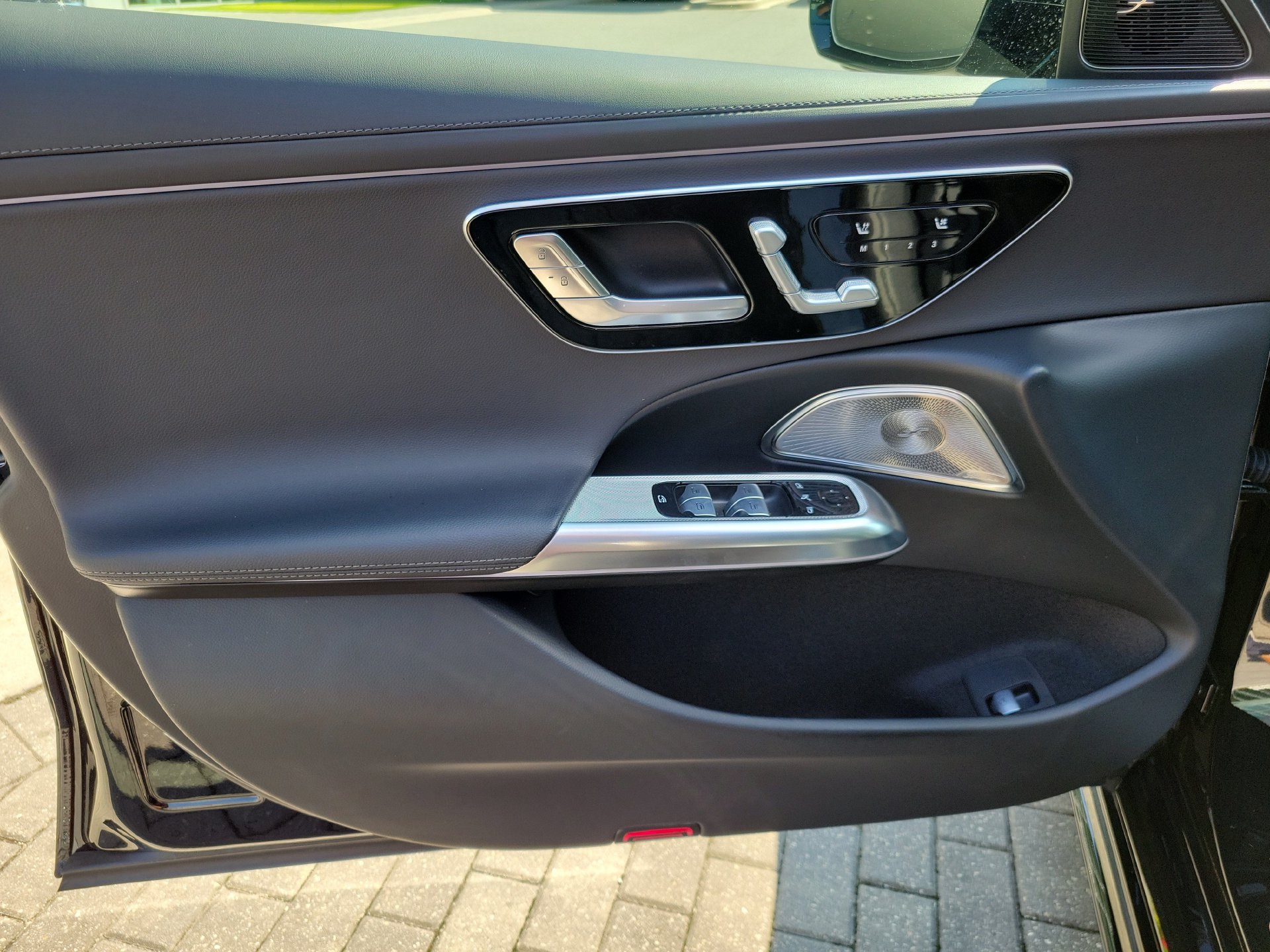Used 2025 Mercedes-Benz E 350 4MATIC Sedan image 23