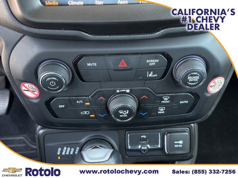 Used 2023 Jeep Renegade Trailhawk AWD/4WD image 20