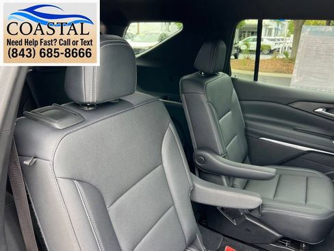 Used 2025 Chevrolet Traverse LT AWD/4WD image 23