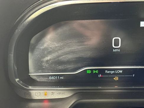 Used 2022 GMC Yukon XL SLT w/ SLT Premium Package image 19