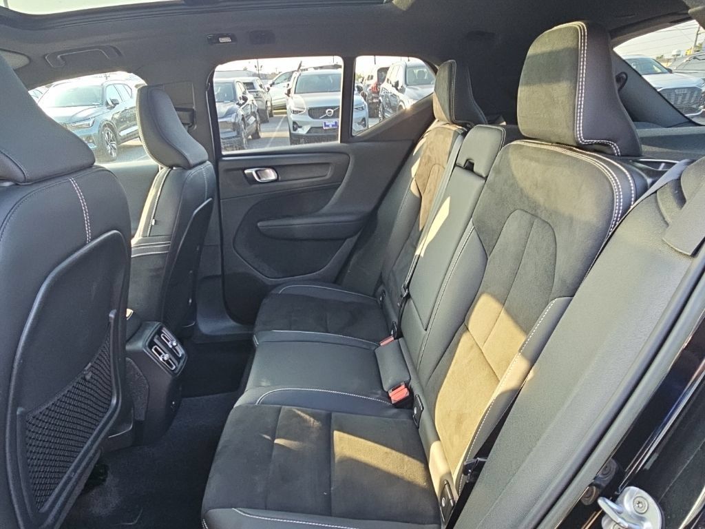 Used 2023 Volvo XC40 Recharge Plus AWD/4WD image 12