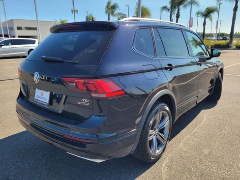 Used 2018 Volkswagen Tiguan SEL w/ R-Line Package AWD/4WD image 4