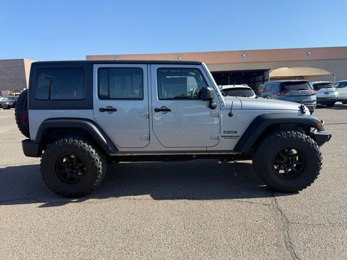 Used 2013 Jeep Wrangler Unlimited Sport AWD/4WD image 4