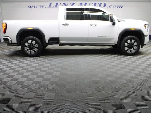 Used 2025 GMC Sierra 3500 Denali w/ Denali Reserve Package AWD/4WD image 2