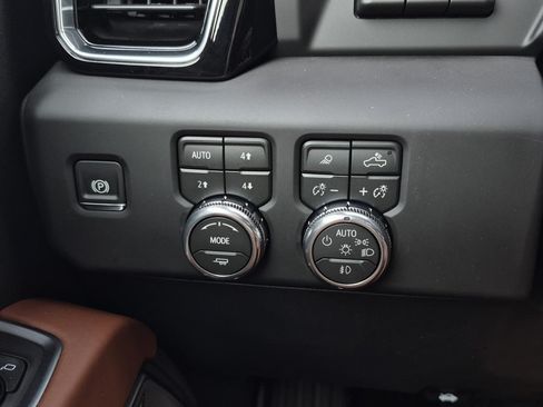 New 2026 GMC Sierra 3500 Denali Ultimate AWD/4WD image 19
