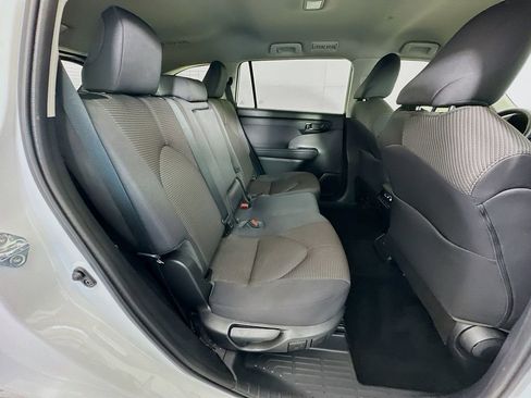 Used 2022 Toyota Highlander LE FWD image 27