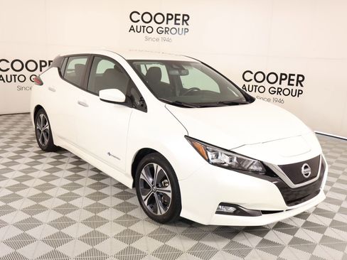 Used 2019 Nissan Leaf SV w/ SV Technology Package FWD image 1