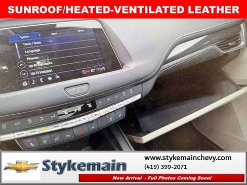 Used 2023 Cadillac XT4 Premium Luxury w/ Enhanced Visibility Package image 7