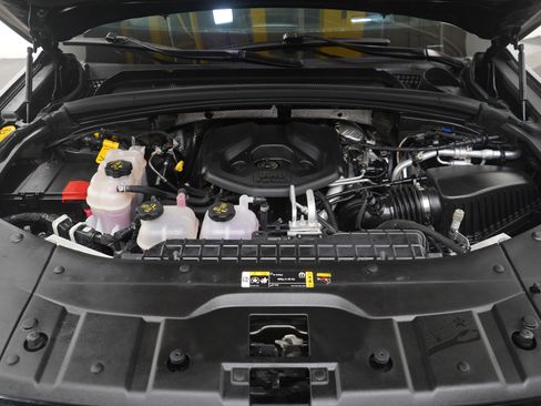 Used 2023 Jeep Grand Cherokee Overland w/ Advanced Protech Group III image 30