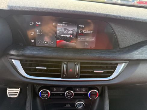 Used 2024 Alfa Romeo Stelvio Sprint RWD image 12