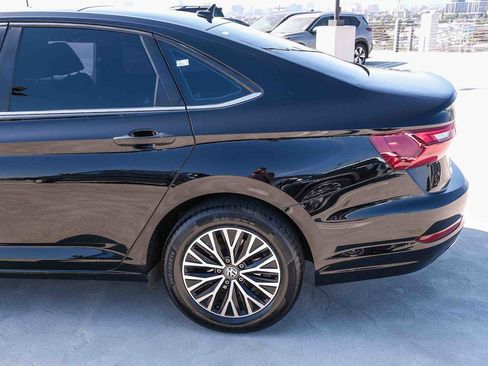 Used 2021 Volkswagen Jetta SE FWD image 8
