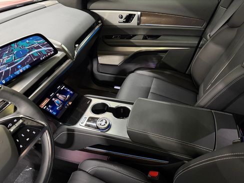 New 2026 Cadillac Vistiq Premium Luxury AWD/4WD image 37