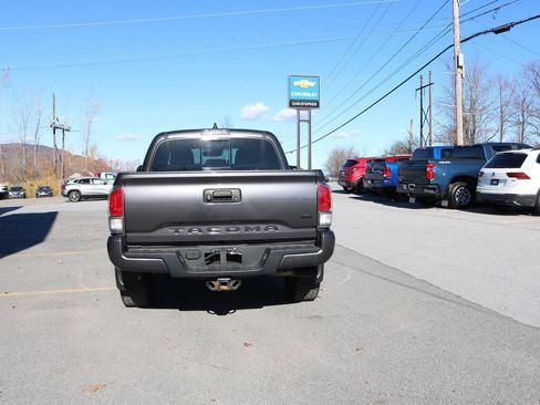 Used 2023 Toyota Tacoma TRD Sport image 6