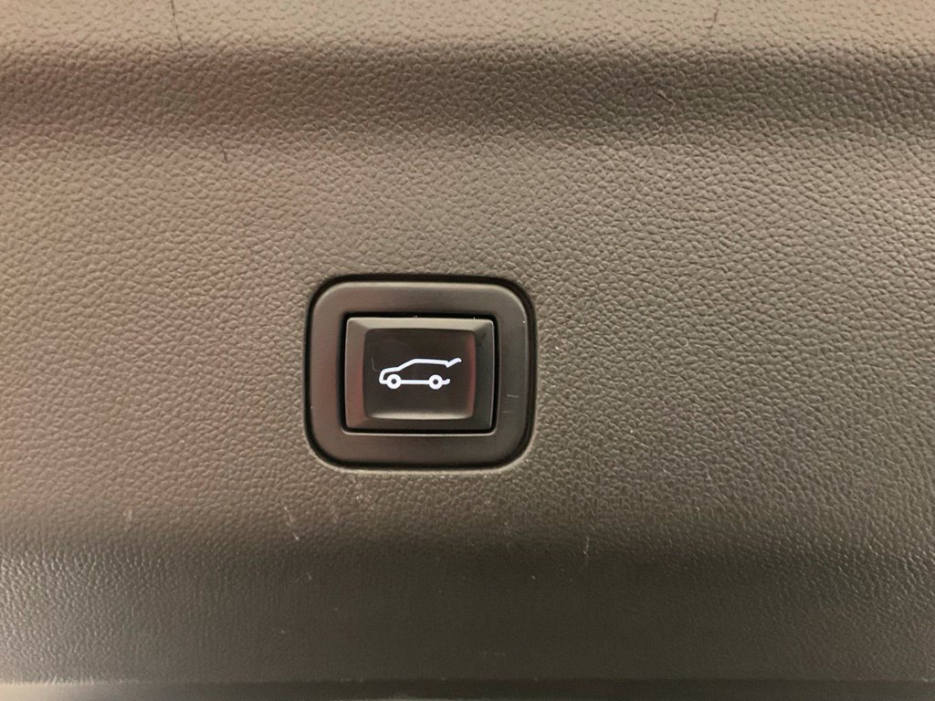 Used 2023 Chevrolet Tahoe LT w/ Luxury Package AWD/4WD image 32