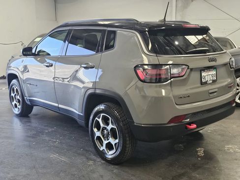 Used 2022 Jeep Compass Trailhawk w/ Trailhawk Elite Group AWD/4WD image 2