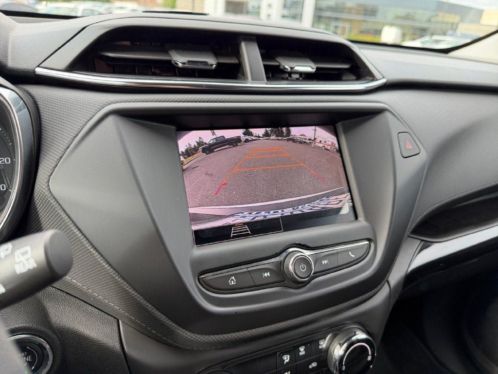 Used 2022 Chevrolet TrailBlazer LT w/ Driver Confidence Package AWD/4WD image 18