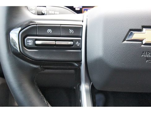Used 2025 Chevrolet Colorado LT RWD image 18