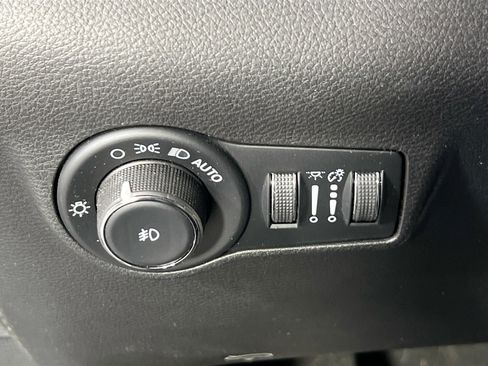 Used 2022 Jeep Compass Latitude w/ Convenience Group AWD/4WD image 10