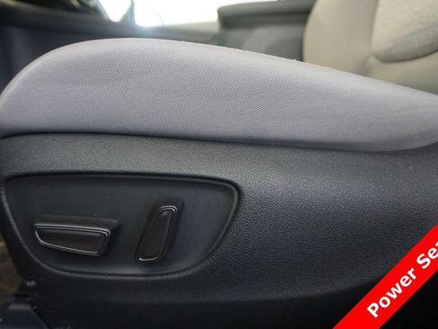 Used 2024 Toyota Sienna LE image 6