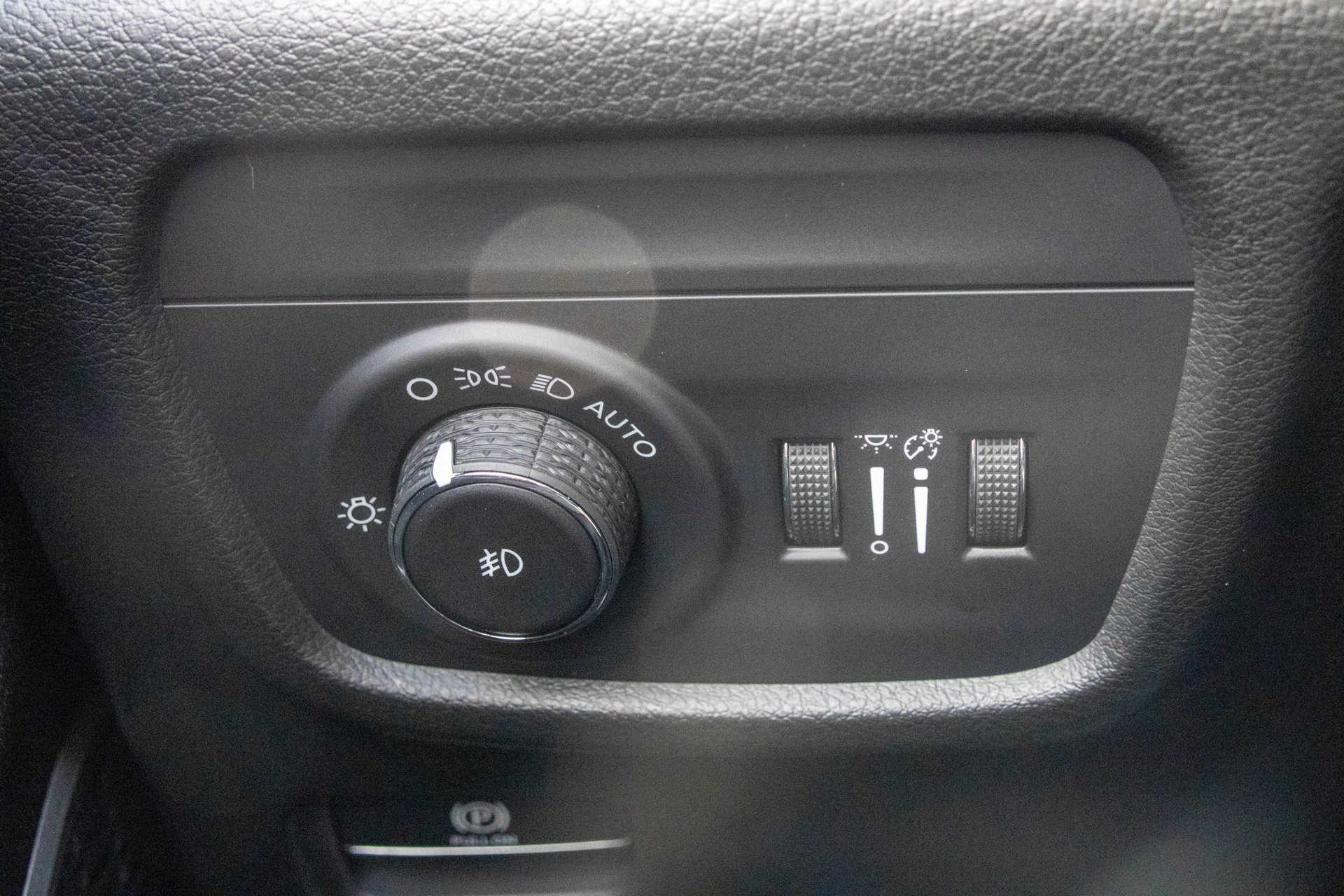 New 2027 Jeep Grand Cherokee Limited AWD/4WD image 30