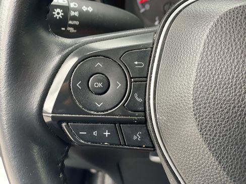 Used 2022 Toyota Corolla Cross LE image 5