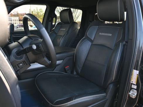 Used 2024 RAM 2500 Laramie w/ Sport Appearance Package image 7