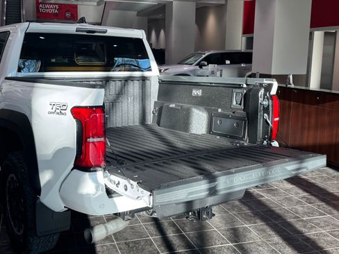 New 2026 Toyota Tacoma TRD Off-Road AWD/4WD image 10