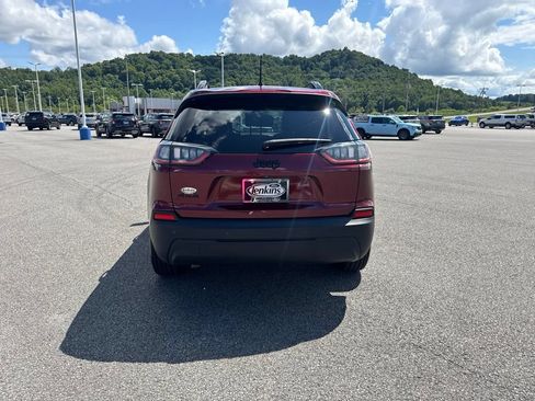 Used 2021 Jeep Cherokee Latitude Plus AWD/4WD image 16