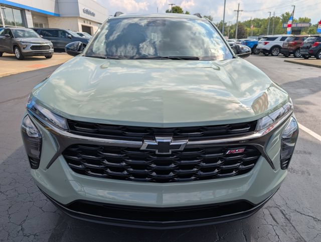 Used 2024 Chevrolet Trax RS w/ Sunroof Package FWD image 8